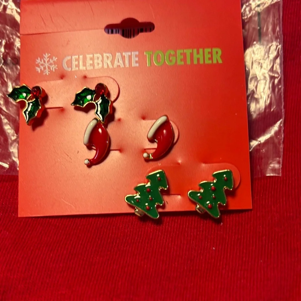 Spring & Christmas earrings; 3 Avon silvertone necklaces. 3 *FREE* hair clips! - Picture 5 of 15